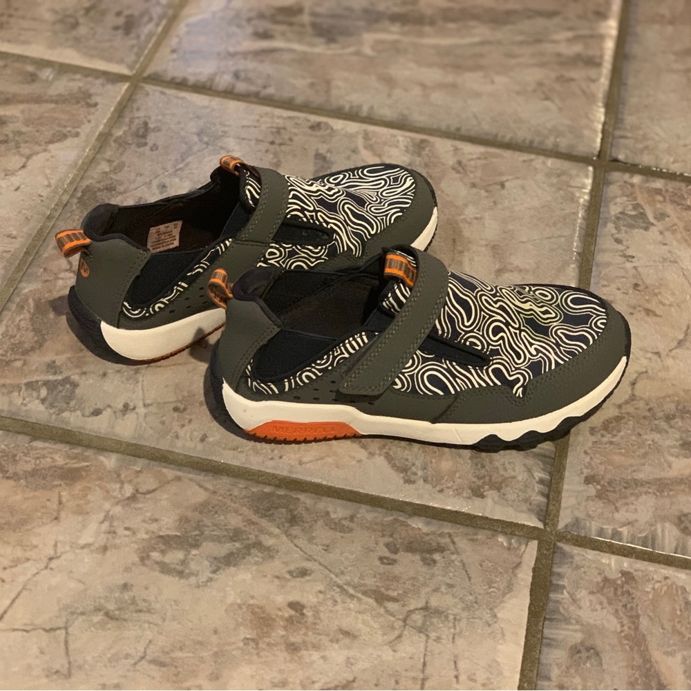 Merrell youth water shoes